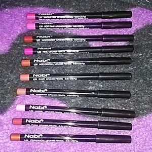 Nabi lip liner